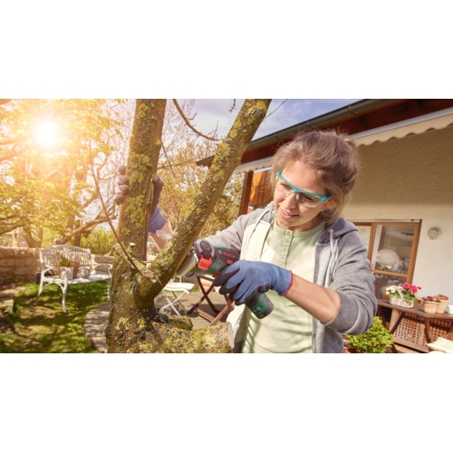 Bosch Easycut 12 Nanoblade Cordless Chainsaw Review 