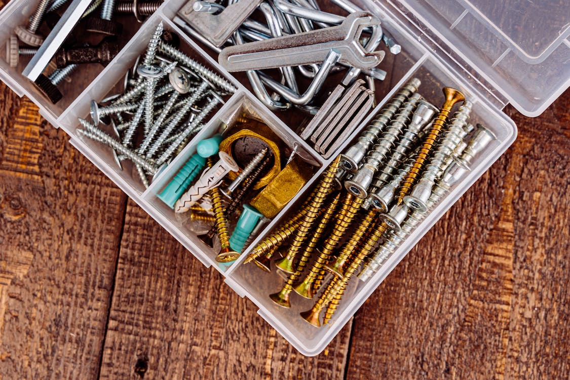 What kind of screws for wood? Choosing the best wood screw for projects